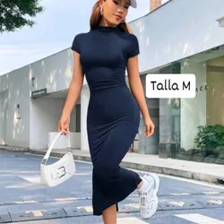 Vestido azul básico de cuello alto