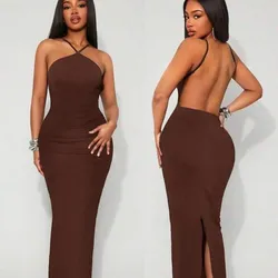 Vestido carmelita con espalda descubierta