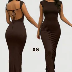 Vestido carmelita de mangas cortas con espalda descubierta