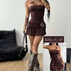 Vestido corto carmelita con detalle dorado