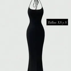 Vestido negro amarrado al cuello con corte sirena