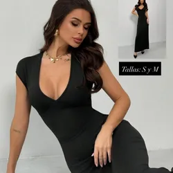 Vestido negro de mangas corta y escote