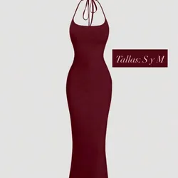 Vestido rojo amarrado al cuello con corte sirena