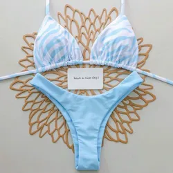 Bikini azul celeste