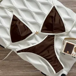 Bikini carmelita con borde blanco y estrella dorada