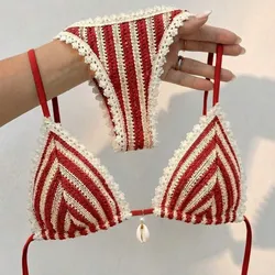 Bikini de rayas rojas