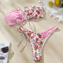 Bikini rosado con detalles de flores