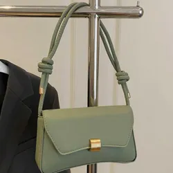 Bolso color verde cuadrado