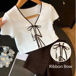 Conjunto de blusa con lazos y short