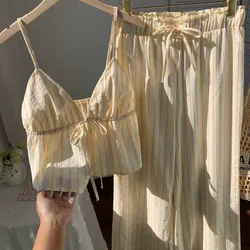 Conjunto de rayas largo amarillo