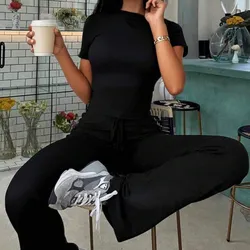 Conjunto negro de top y pantalón ancho