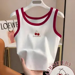 Top cherry de tirantes y borde rojo
