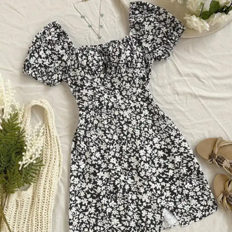 Vestido corto negro estampado 