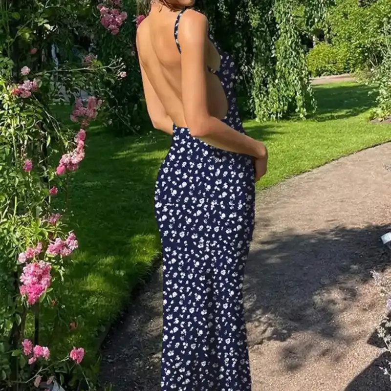 Vestido largo azul oscuro abierto atrás 