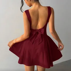 Vestido rojo con lazo detrás
