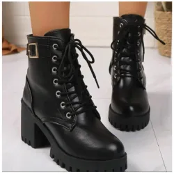 Botas negras de tacón