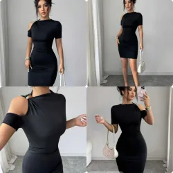 Vestido negro ,adornos al hombro