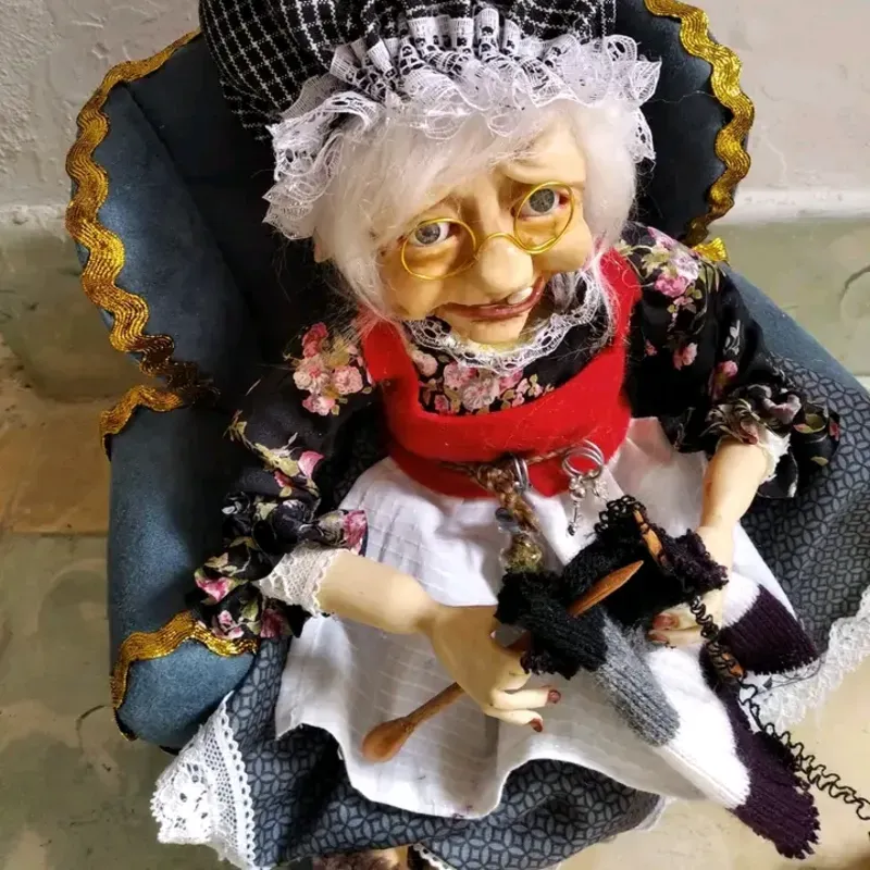Ancianita Elisa 