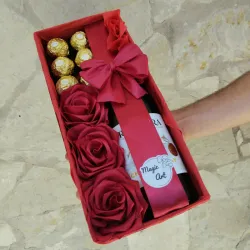 Caja de vino con ferrero 