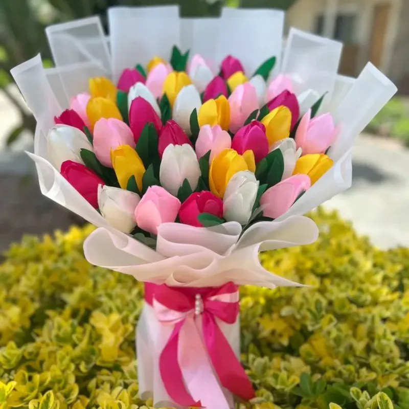 Ramo de 30 tulipanes