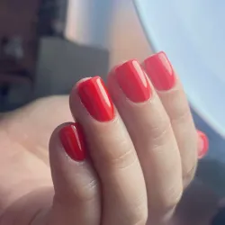 Baño de acrílico sobre uña natural 