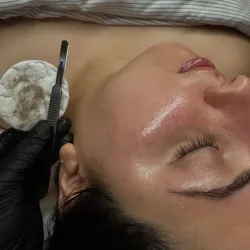 Dermaplaning + limpieza profunda