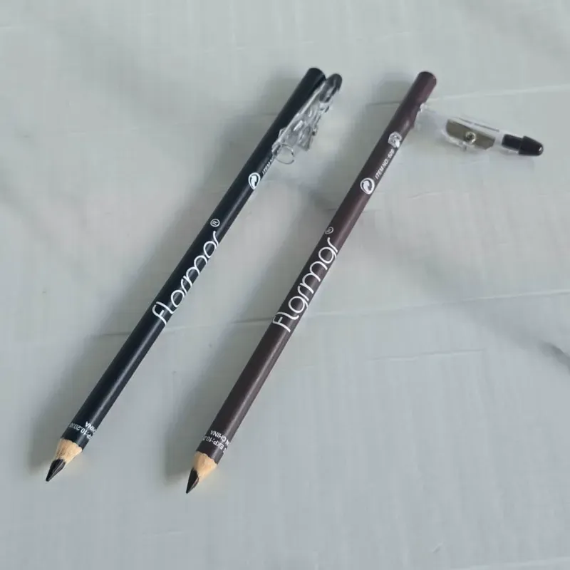 Lápiz de ojo y cejas..