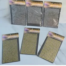 Piedras doradas y plateadas