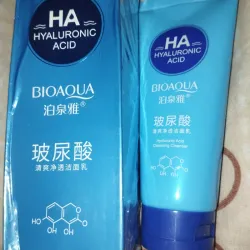 Limpiador facial de ácido hialurónico 