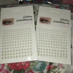 Perlas decorativas para los maquillajes y peinados 