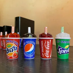 Bálsamos de labio forma de refresco 