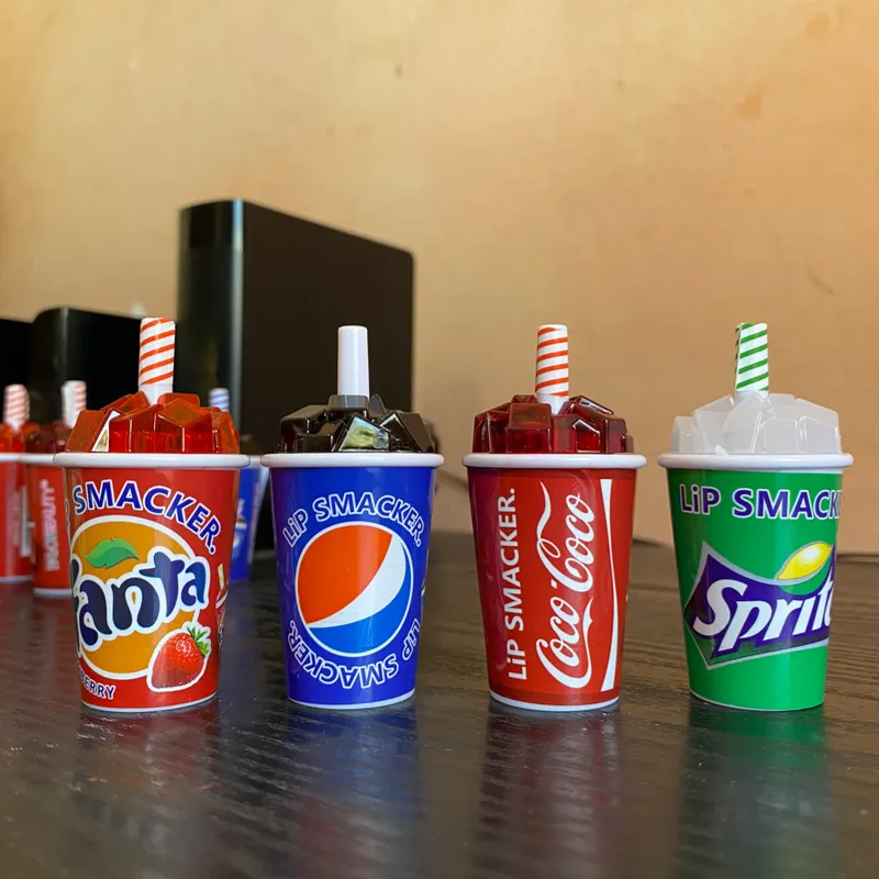 Bálsamos de labio forma de refresco 