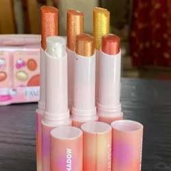 Sombra e iluminador en barra