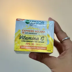 Crema facial Garnier con Vit C y FPS 30+
