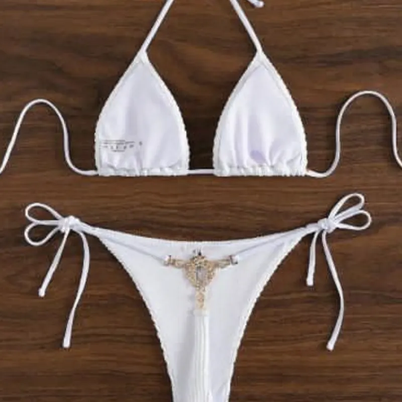 Bikini blanco de hilo