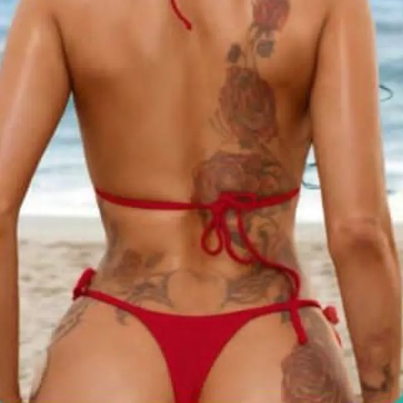 Bikini de hilo con corazones