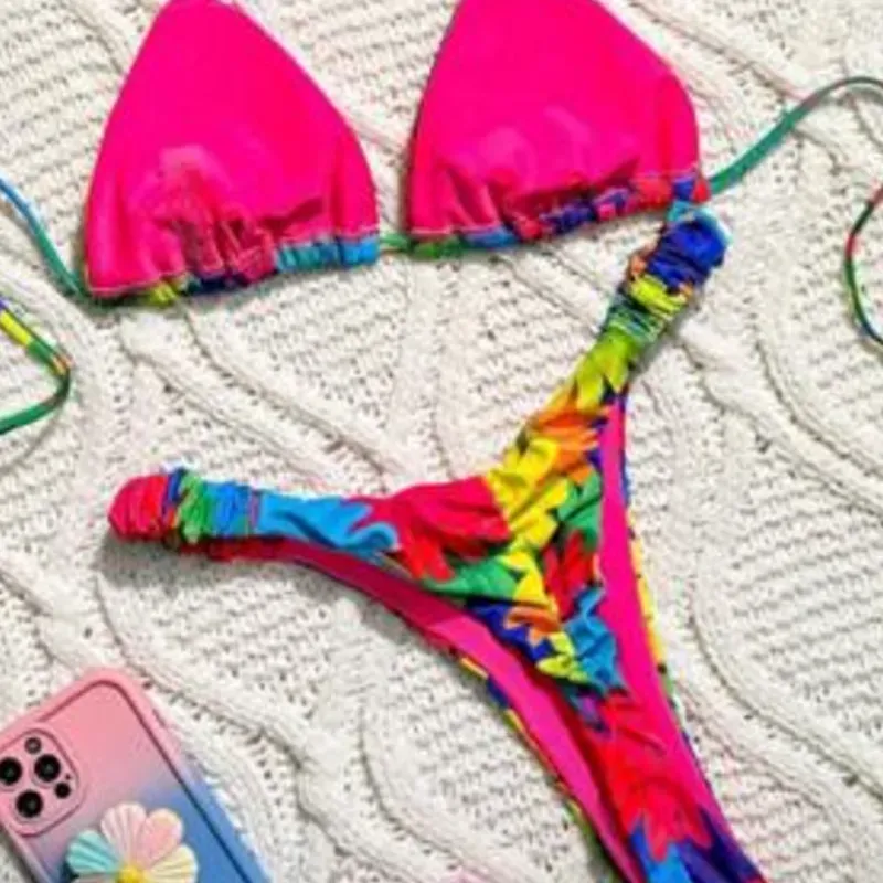 Bikini de hilo de flores