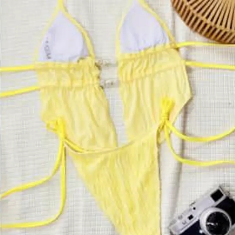 Juego de bikini amarillo