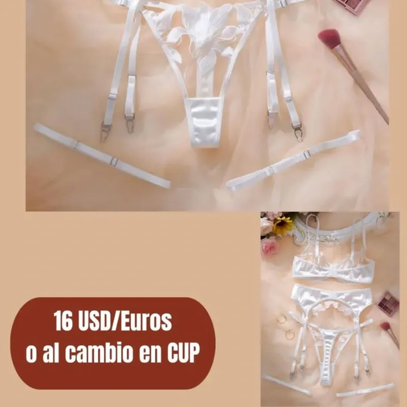 Set blanco con sujetador, tanga y arnés