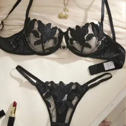 Set de dos piezas negro con encaje