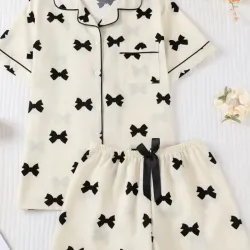 Set de pijama beige con lazos