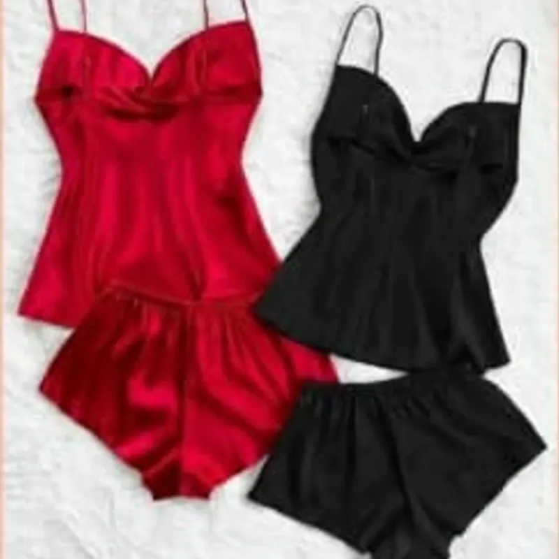 Set de pijama satinado negro tipo short