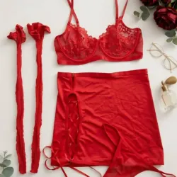 Set de tres piezas rojo con medias