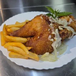 Medio Pollo Frito con Papas Fritas 