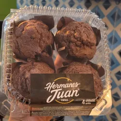 MUFFINS DE CACAO CON PEPITAS DE CHOCOLATE 4 UNIDADES