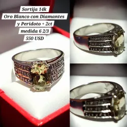 Sortija 14k Oro Blanco con Diamantes y Peridoto +2 ct