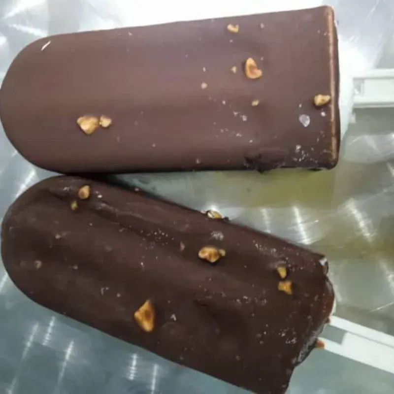 Paletas cubiertas de chocolate