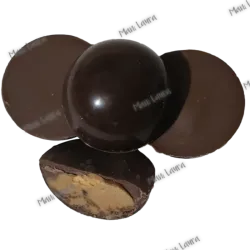 Bombón de chocolate relleno con maní molido