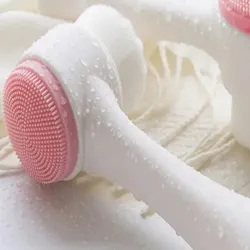 Cepillo limpiador y exfoliante de doble cara