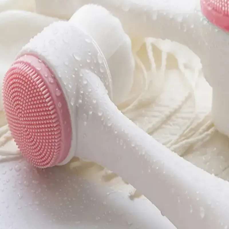 Cepillo limpiador y exfoliante de doble cara